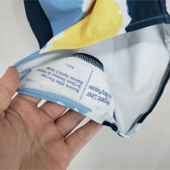 Jessica Simpson Swimsuit One Piece *Flaw* (AT) - Picture 5 of 6